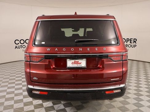 Used 2022 Jeep Wagoneer Series III RWD image 23