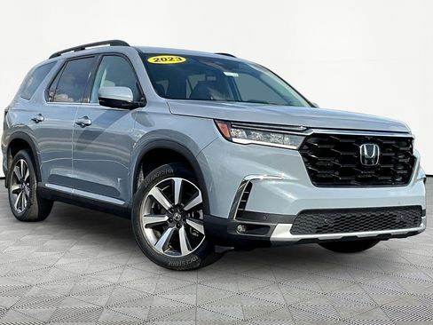 Used 2023 Honda Pilot Elite image 3