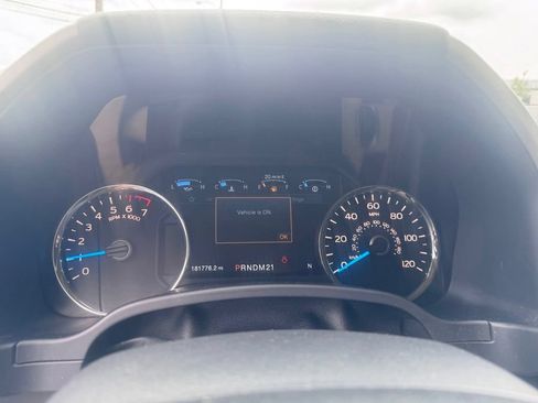 Used 2017 Ford F150 Lariat w/ Equipment Group 501A Mid RWD image 17