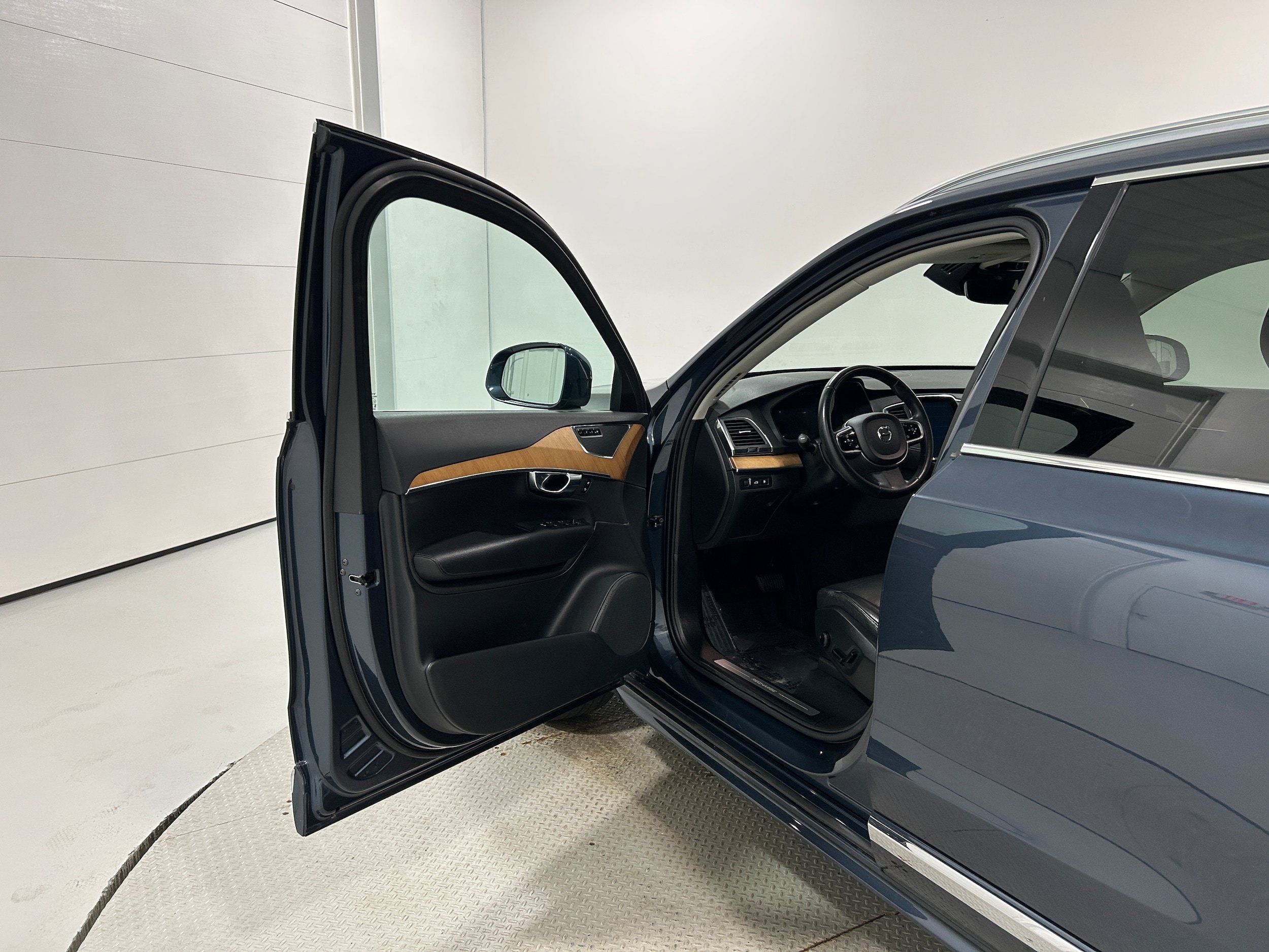 Used 2022 Volvo XC90 T8 Inscription Expression AWD/4WD image 22