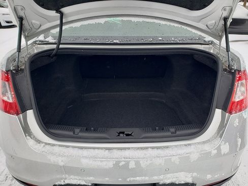 Used 2010 Ford Taurus SEL image 8