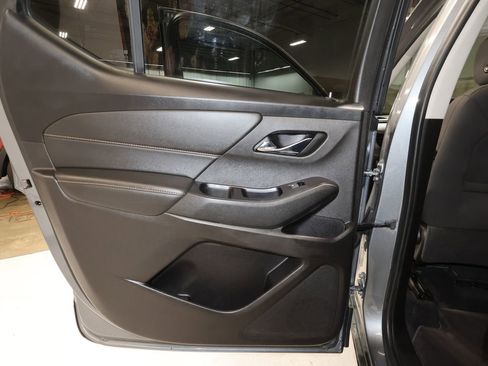 Used 2020 Chevrolet Traverse LS FWD image 11