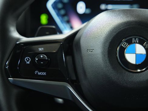 Used 2026 BMW 530i xDrive w/ Premium Package image 36