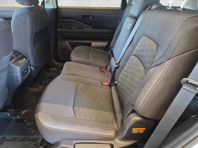 Used 2024 Nissan Pathfinder SV FWD image 24