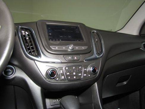 Used 2022 Chevrolet Equinox LT image 23