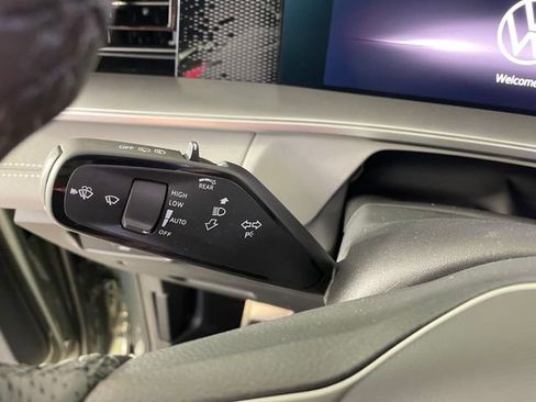 New 2026 Volkswagen Tiguan SE R-Line AWD/4WD image 10