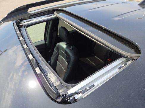 Used 2025 Honda Ridgeline Black Edition image 4