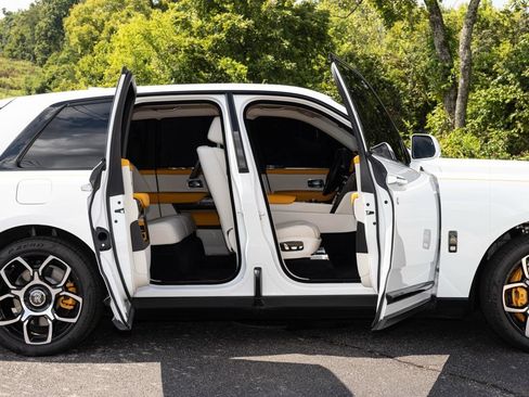 Certified 2022 Rolls-Royce Cullinan Black Badge w/ Dark Exterior Package AWD/4WD image 74