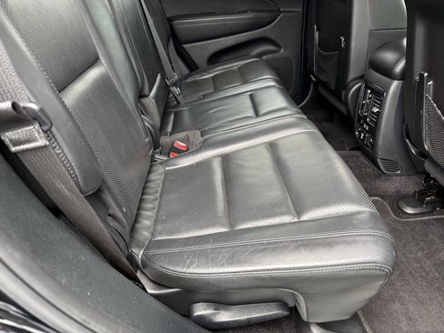 Used 2018 Jeep Grand Cherokee Limited w/ Luxury Group II image 39