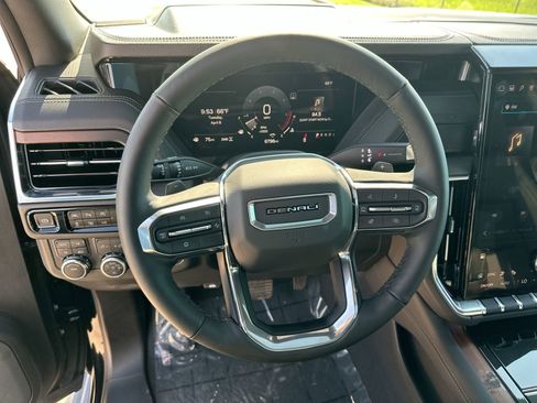 Used 2025 GMC Yukon XL Denali w/ Sun & Power Step Package image 28