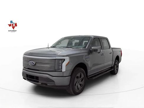 Used 2023 Ford F150 Lightning Lariat image 5