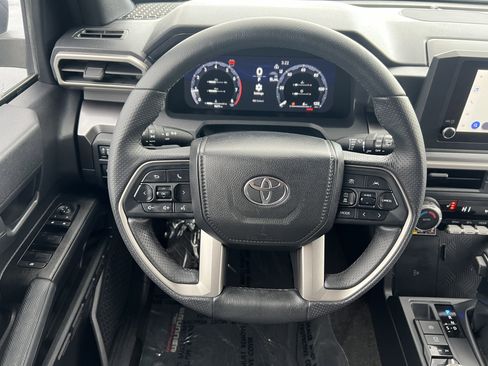 Used 2025 Toyota 4Runner TRD Off-Road image 26