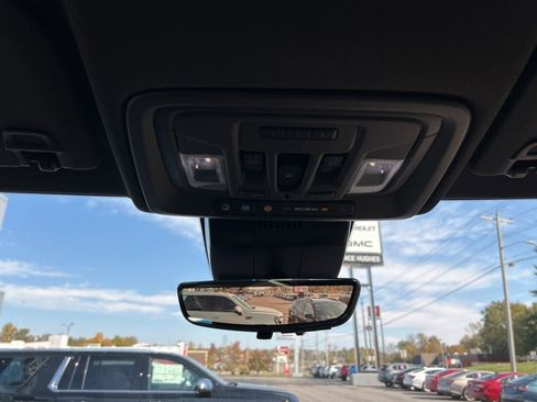 Used 2024 GMC Sierra 2500 Denali w/ Technology Package image 22