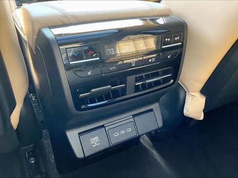 Certified 2025 Acura MDX w/ Advance Package AWD/4WD image 10