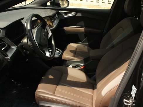 Used 2023 Audi Q4 e-tron Premium Plus w/ Premium Plus AWD/4WD image 15