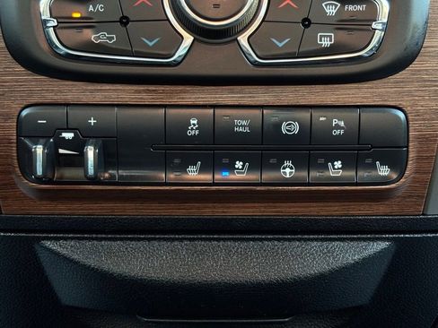 Used 2014 RAM 2500 Laramie image 36