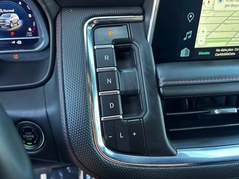 Used 2024 Chevrolet Suburban RST RWD image 14