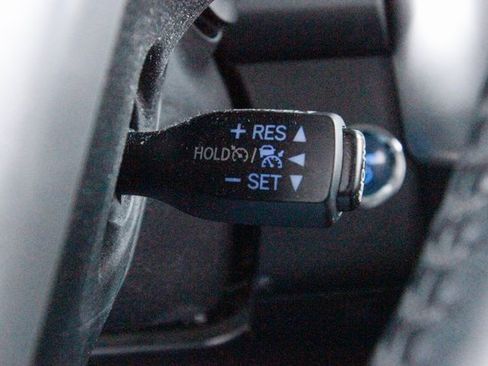 Used 2017 Toyota Highlander Limited image 23