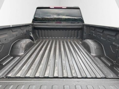Used 2023 Chevrolet Silverado 2500 Custom w/ Custom Convenience Package AWD/4WD image 9