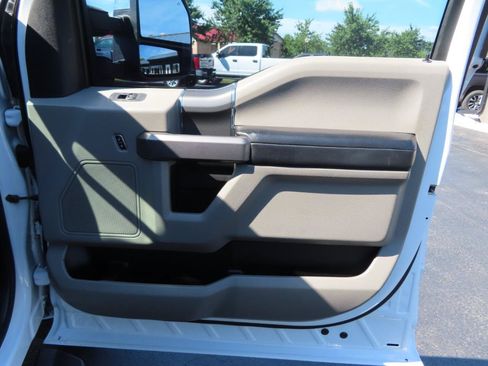 Used 2018 Ford F250 XLT w/ XLT Premium Package AWD/4WD image 46