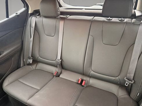 Used 2024 Buick Encore GX Sport Touring image 16