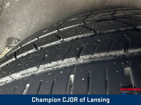 Used 2022 Chrysler Pacifica Touring-L FWD image 36