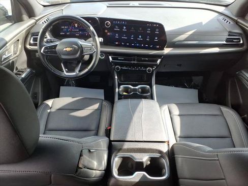 Used 2025 Chevrolet Traverse LT AWD/4WD image 8