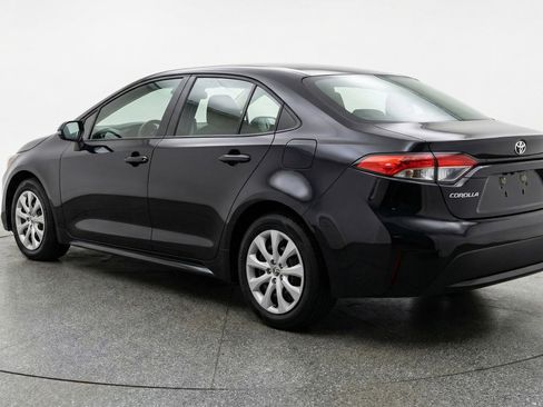 Used 2025 Toyota Corolla LE FWD image 6