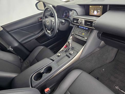 Used 2019 Lexus IS 300 image 11