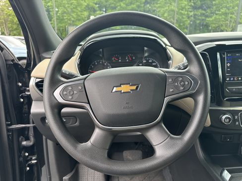 Certified 2023 Chevrolet Traverse LS FWD image 11