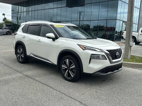 Certified 2023 Nissan Rogue SL w/ SL Premium Package FWD image 4