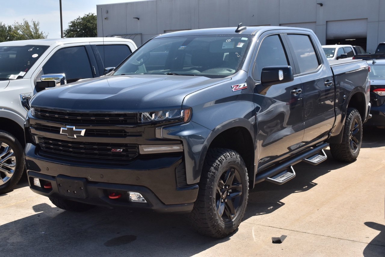 Used 2021 Chevrolet Silverado 1500 LT Trail Boss w/ Convenience Package II AWD/4WD image 2