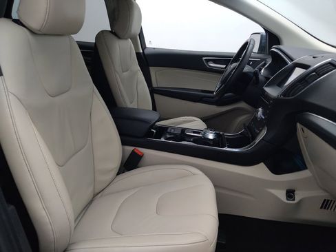 Used 2019 Ford Edge Titanium FWD image 21