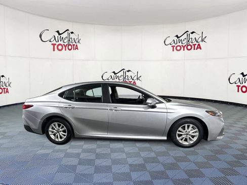 Used 2025 Toyota Camry LE image 8