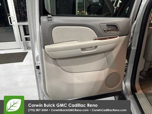 Used 2010 GMC Yukon XL SLT AWD/4WD image 15