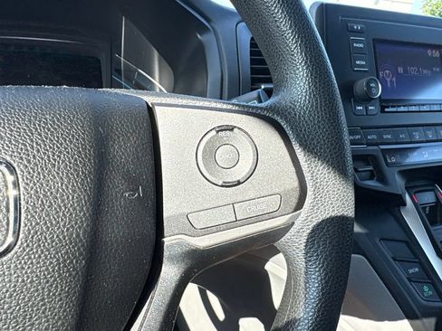 Used 2018 Honda Odyssey LX image 22