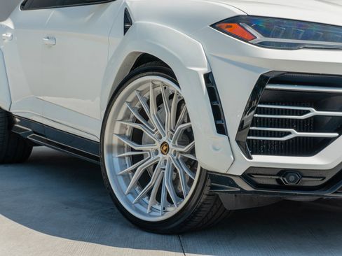Used 2019 Lamborghini Urus AWD/4WD image 33