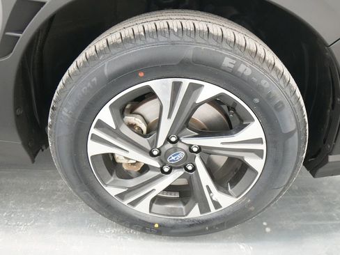 Used 2024 Subaru Crosstrek 2.0i Premium image 11