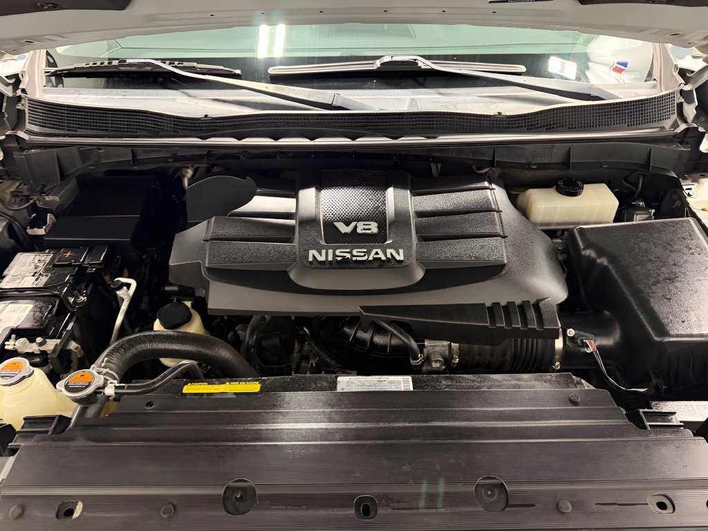 Used 2018 Nissan Titan SV w/ SV Convenience Package AWD/4WD image 9