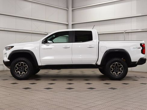 Used 2024 Chevrolet Colorado ZR2 w/ ZR2 Convenience Package III AWD/4WD image 4