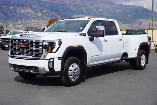 Used 2026 GMC Sierra 3500 Denali w/ Denali Reserve Package AWD/4WD image 1