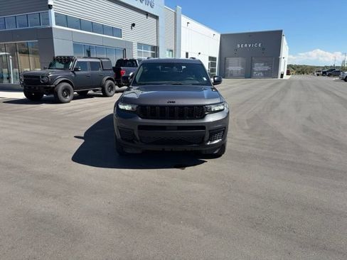 Used 2024 Jeep Grand Cherokee L Laredo AWD/4WD image 8