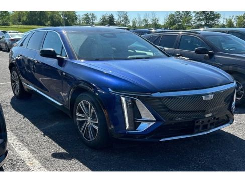 Used 2024 Cadillac Lyriq Luxury w/ LPO, Floor Liner Package AWD/4WD image 2