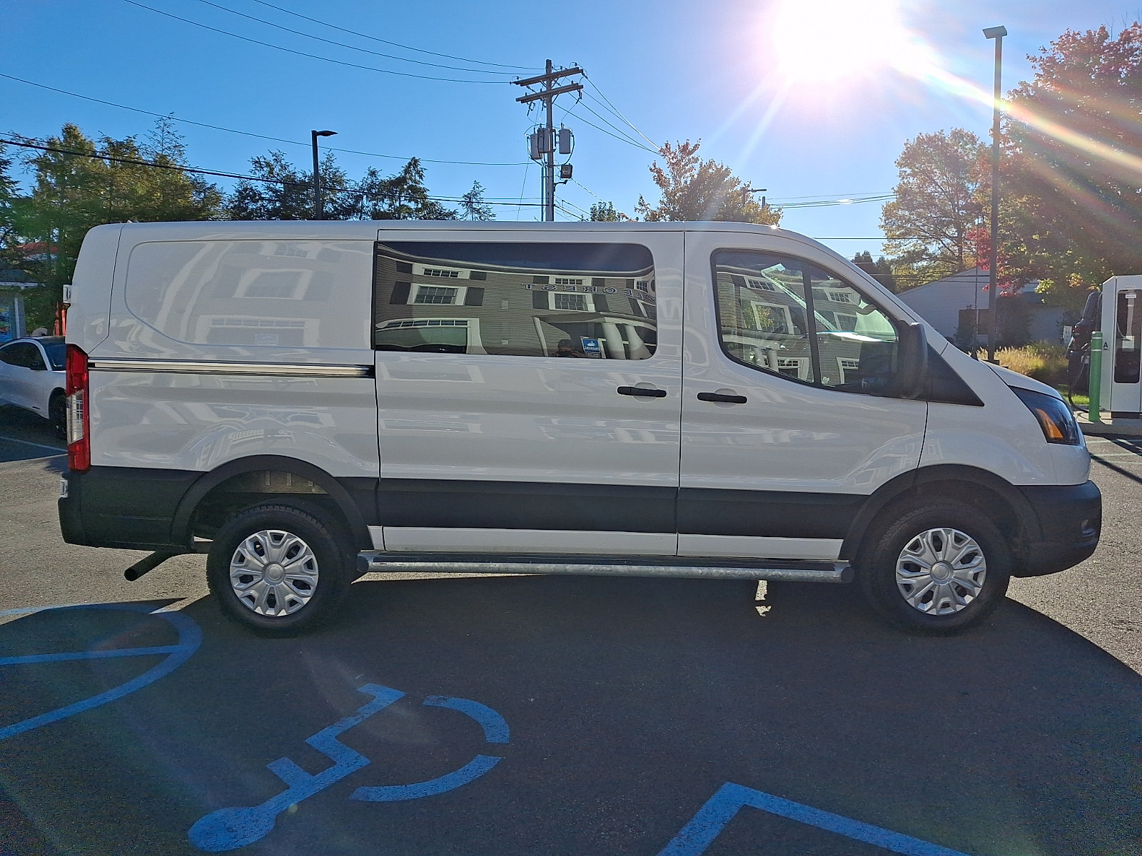 Certified 2025 Ford Transit 250 Low Roof w/ Exterior Upgrade Package RWD image 4
