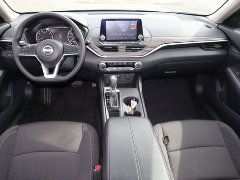 Certified 2025 Nissan Altima 2.5 SV FWD image 13