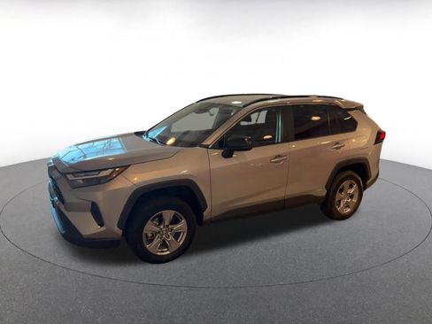 Used 2025 Toyota RAV4 LE image 8