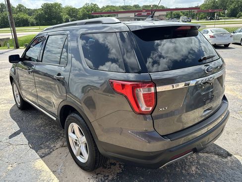 Used 2019 Ford Explorer XLT w/ Equipment Group 202A FWD image 7