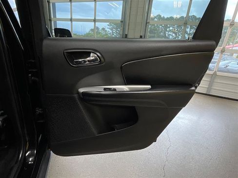 Used 2020 Dodge Journey SE w/ SE Popular Equipment Group FWD image 24