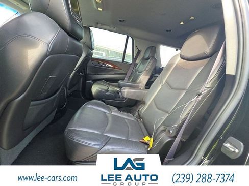 Used 2017 Cadillac Escalade Luxury w/ LPO, Radiant Package RWD image 4
