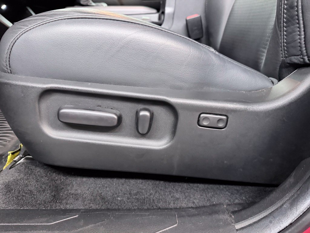 Used 2022 Toyota Tacoma TRD Sport w/ TRD Premium Sport Package AWD/4WD image 11